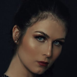 Lindsey Jade Headshot 2 of 4