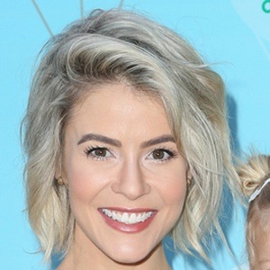 Linsey Godfrey Headshot 6 of 7