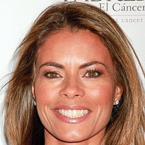 Lisa Vidal Headshot 2 of 10