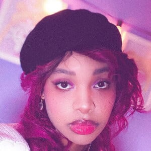 LittleJayneyCakes Headshot 14 of 16