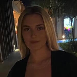 Liv Hanby Headshot 6 of 6