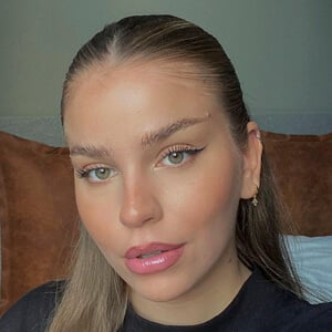 liviajoseph1ne Headshot 2 of 6