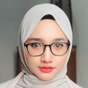 liyaarasyaaa Headshot 3 of 6