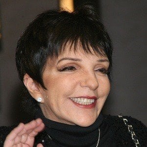 Liza Minnelli Headshot 7 of 7