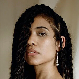 Liza Scholtz Headshot 5 of 6