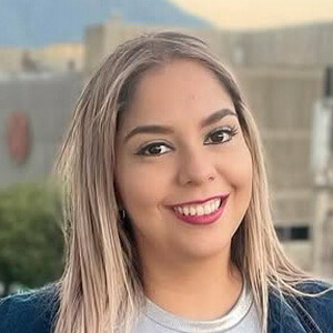 Lizbeth Reyes Headshot 3 of 6
