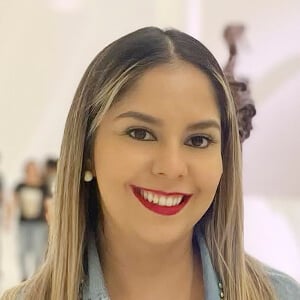 Lizbeth Reyes Headshot 4 of 6