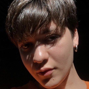 Liznag Headshot 8 of 10