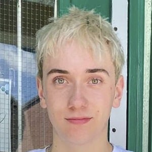 logansfewd at age 20