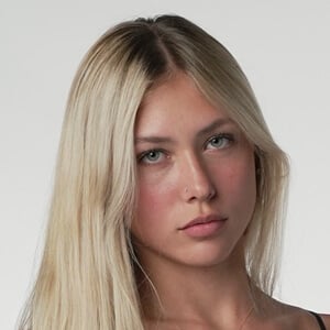 Lola Greiner Headshot 3 of 8