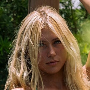 Lola Greiner Headshot 6 of 8