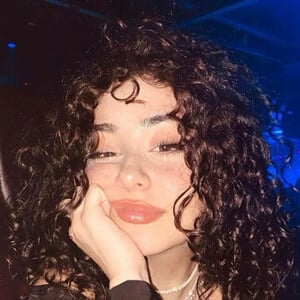 Lonie Headshot 2 of 3