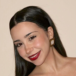 Lonie Headshot 3 of 3