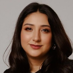 Lorena Barrera Headshot 3 of 5