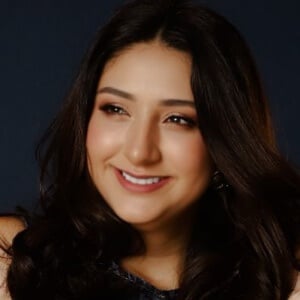 Lorena Barrera Headshot 4 of 5