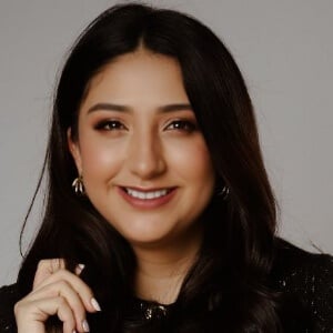 Lorena Barrera Headshot 5 of 5