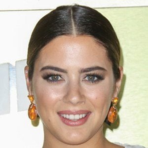 Lorenza Izzo Headshot 5 of 8