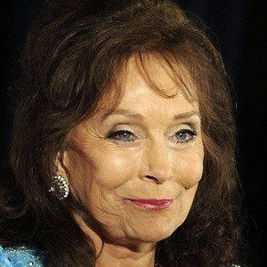 Loretta Lynn - Bio, Family, Trivia | Famous Birthdays