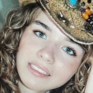 Lorina Fejérvári Headshot 3 of 8