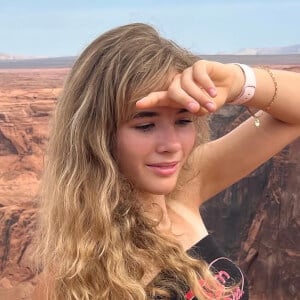 Lorina Fejérvári Headshot 7 of 8