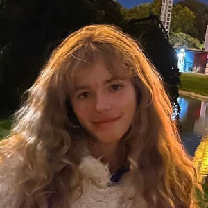 Lorina Fejérvári Headshot 8 of 8