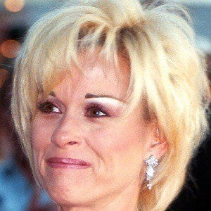 Lorrie Morgan - Bio, Family, Trivia | Famous Birthdays