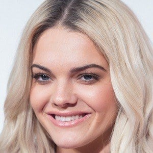 Louisa Johnson Headshot 8 of 9