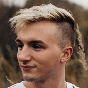 ルーカス クルックシャンク at age 23