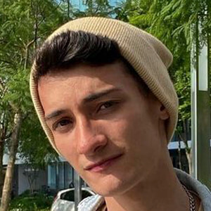 Lucas Paiva Headshot