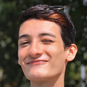 Lucas Paiva Headshot