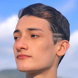 Lucas Paiva Headshot
