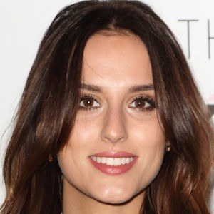 Lucy Watson Headshot 8 of 10