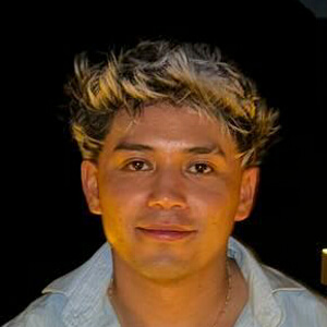 Luis Méndez Headshot 8 of 11