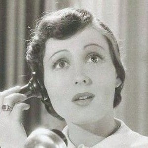 Luise Rainer Headshot 6 of 10