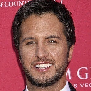 Luke Bryan Headshot 9 of 10