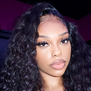 luvlondynnk Headshot 2 of 6