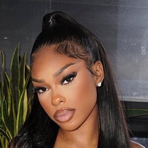 luvlondynnk Headshot 3 of 6