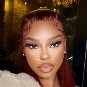 luvlondynnk Headshot 4 of 6