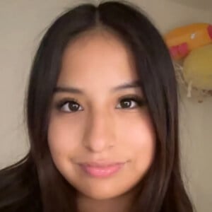 luvvleyzoe Headshot 2 of 2