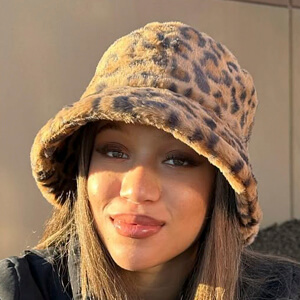 ly.ssanicole Headshot 2 of 7