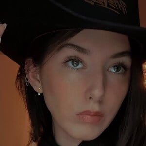 Lydia Wilson Headshot 5 of 6