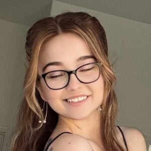lyssaurora Headshot 2 of 9