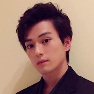 Mackenyu Headshot 4 of 6