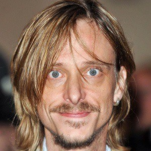 Mackenzie Crook - Bio, Family, Trivia | Famous Birthdays