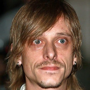 Mackenzie Crook - Bio, Family, Trivia | Famous Birthdays