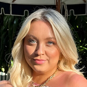 Mackenzie Dudzik Headshot 4 of 8