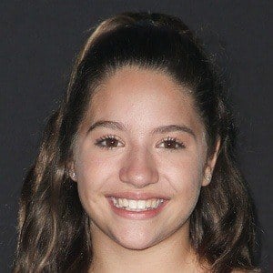 Mackenzie Ziegler Headshot 7 of 9