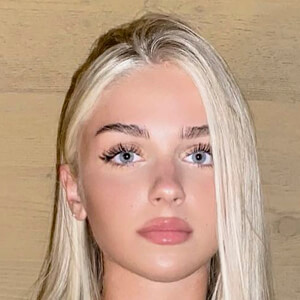 Maddie Francesca Headshot 6 of 12