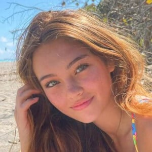 Maddy Kendzior Headshot 5 of 6