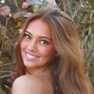 Maddy Kendzior Headshot 6 of 6